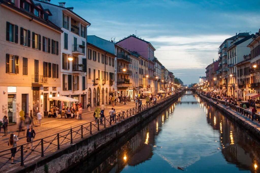 Daniela'S Spazioso Appartamento Ai Navigli ミラノ エクステリア 写真